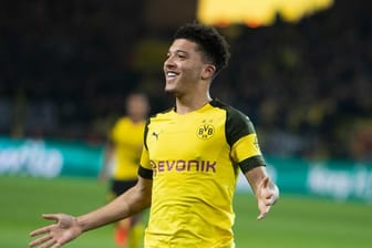 Dortmunds Jadon Sancho jubelt über seinen Treffer gegen Bayer Leverkusen.