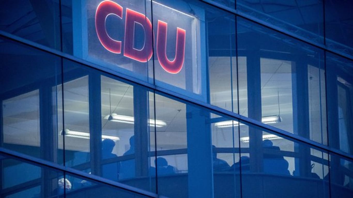 Die CDU will die Voraussetzungen für die Abschiebehaft lockern und mehr Abschiebehaftplätze schaffen.
