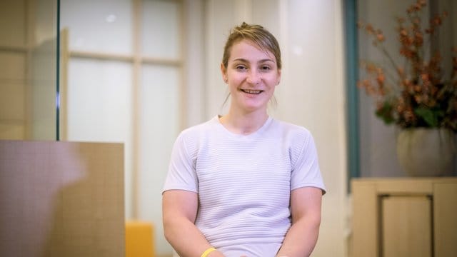 Radsportlerin Kristina Vogel sitzt nach ihrem Trainingsunfall im Rollstuhl.