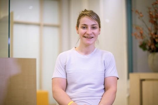 Radsportlerin Kristina Vogel sitzt nach ihrem Trainingsunfall im Rollstuhl.