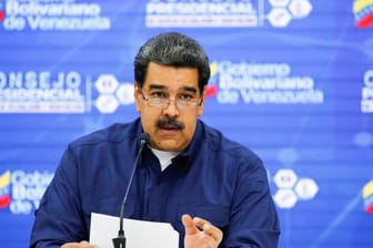 Venezuelas Machthaber Nicolás Maduro droht seinem Herausforderer Juan Guaidó mit der Justiz.