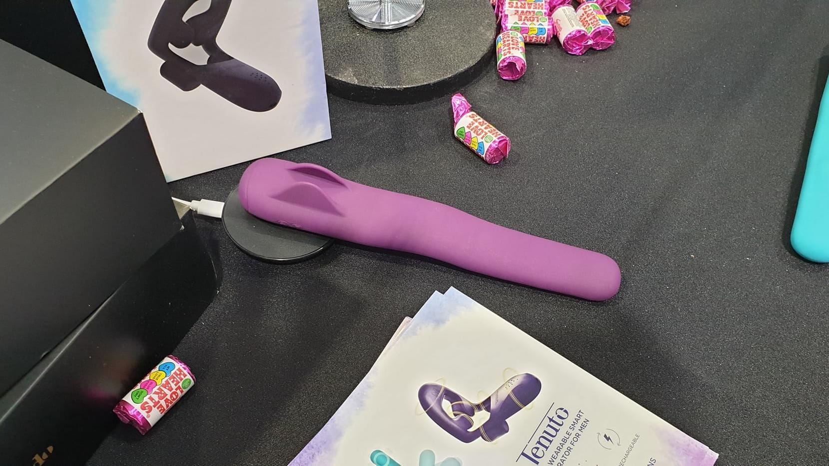 Ein Smart-Vibrator von "Mystery Vibe": Die Firma zeigt zwei Vibratoren, die auch Männer verwenden können.