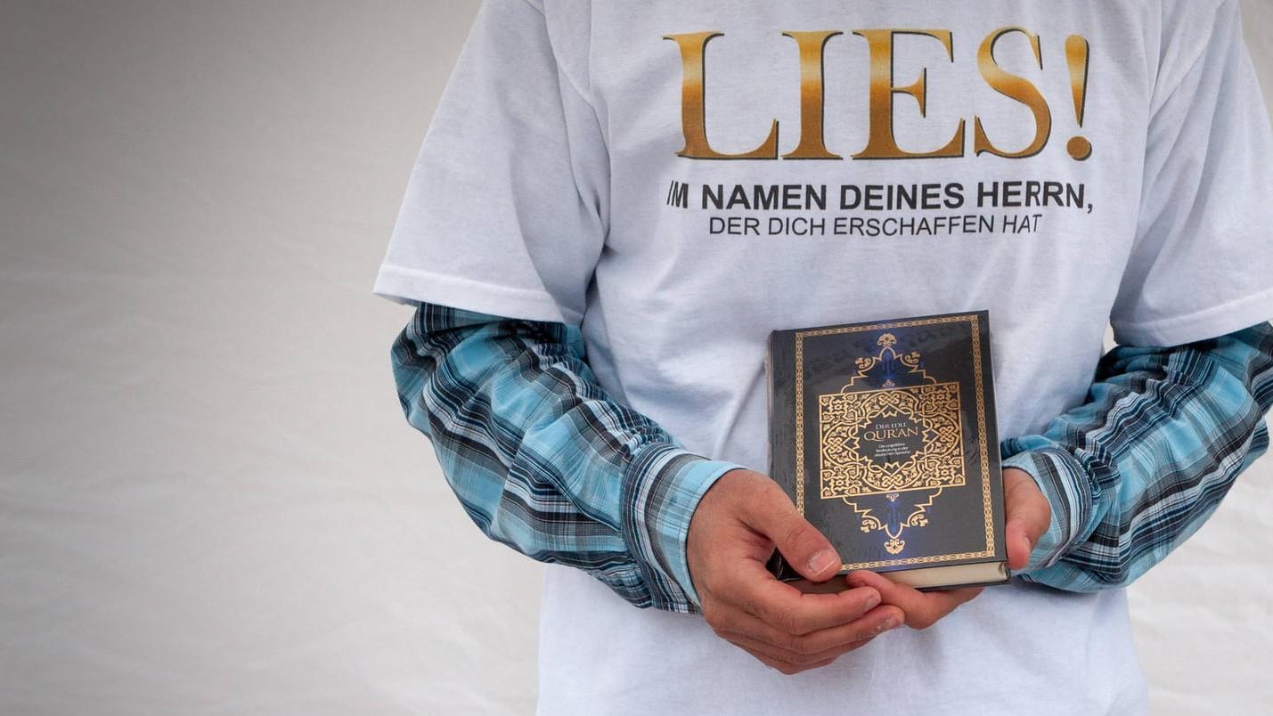 Damals in jeder Innenstadt, heute verboten: Die "Lies!"-Bewegung missionierte für den Salafismus – und richtete sich gegen die Verfassung, befand das Innenministerium.