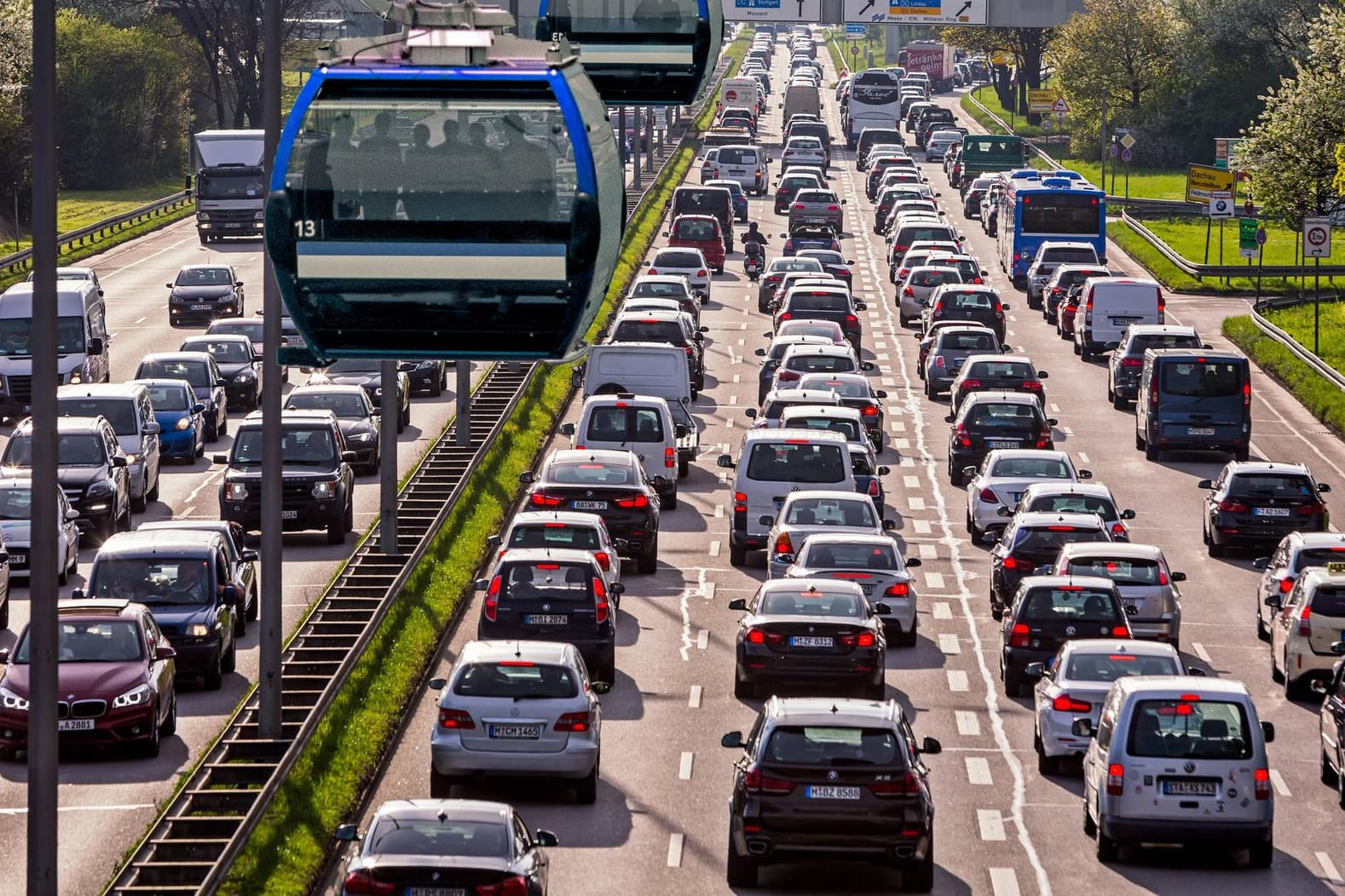 Die Bürger von Wuppertal sollen entscheiden, ob sie die geplante Seilbahn wirklich wollen. Dieser Meinung sind CDU, Grüne, FDP, Linke und Allianz für Wuppertal (AfW). (Symbolfoto)