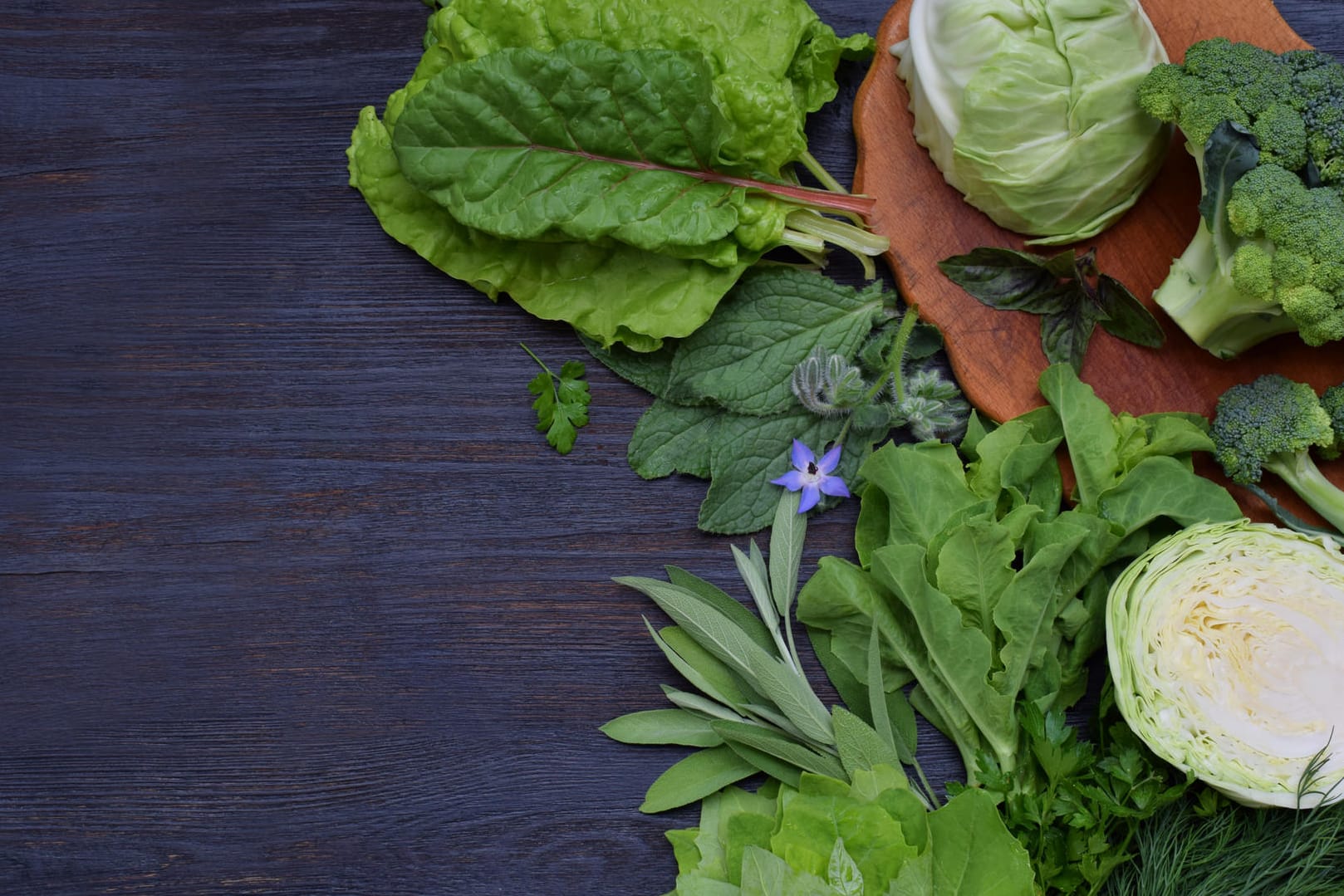 Pollenallergiker sollten viele grüne Gemüsesorten wie Broccoli, Spinat und Mangold auf ihren Speiseplan setzen.