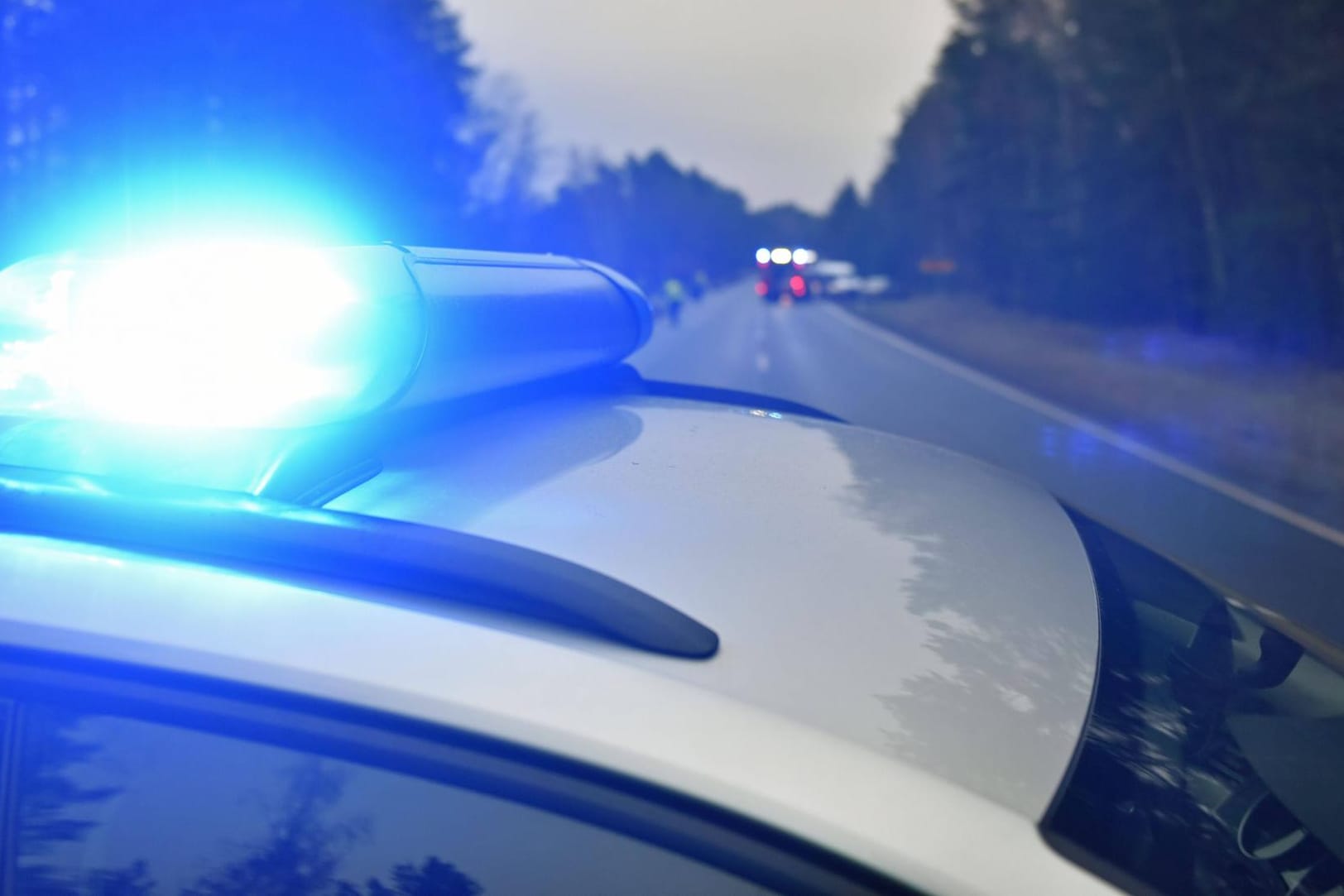 Polizeieinsatz in Thüringen (Symbolbild): Nach einem Streit hat in Pößneck ein Rentner einen weiteren erstochen.