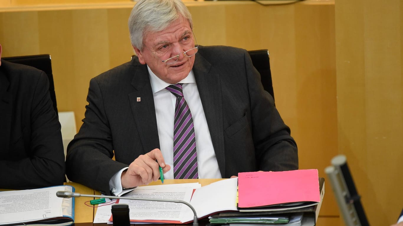 Diagnose Hautkrebs: Hessens Ministerpräsident Volker Bouffier unterzieht sich einer Strahlentherapie.