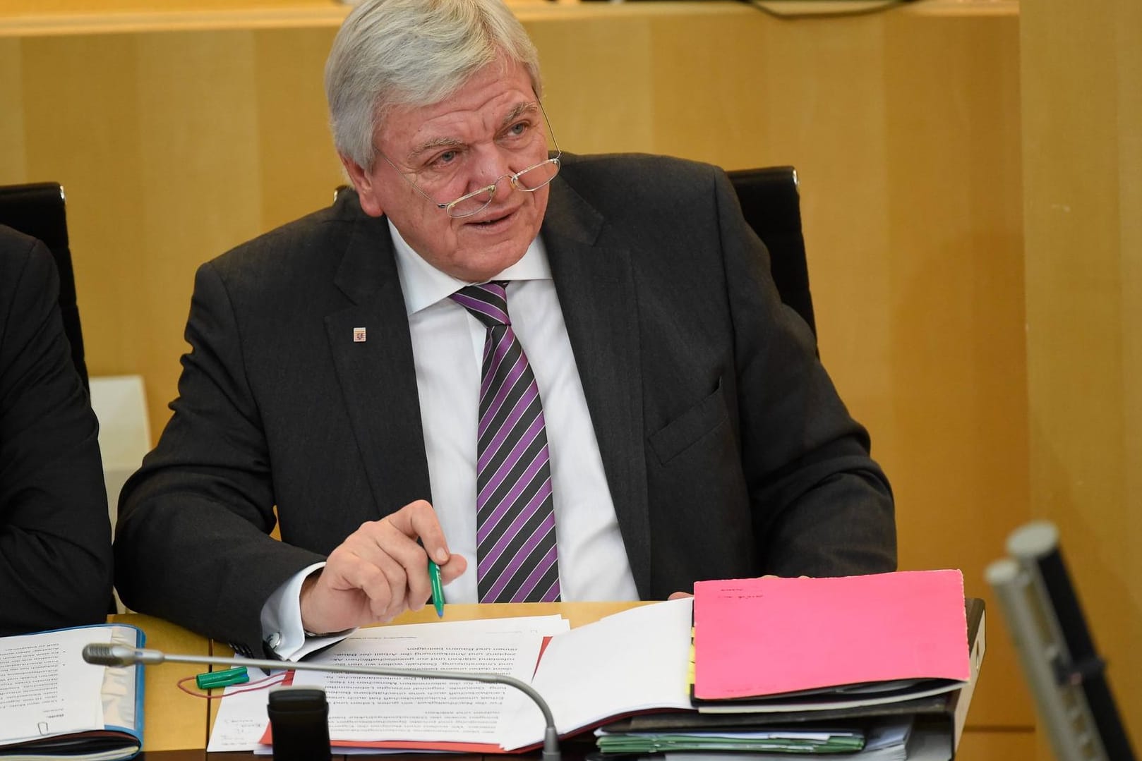 Diagnose Hautkrebs: Hessens Ministerpräsident Volker Bouffier unterzieht sich einer Strahlentherapie.