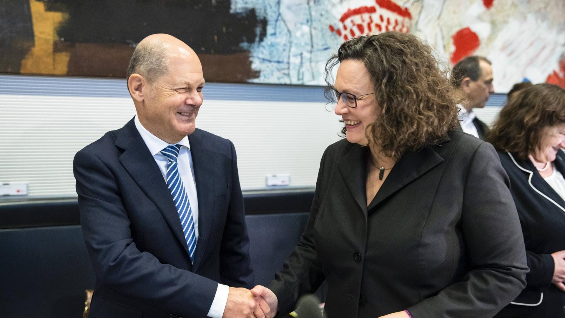 Gewinnen allmählich Oberwasser: SPD-Parteichefin Andrea Nahles und Vizekanzler Olaf Scholz. Gewinnen allmählich Oberwasser: SPD-Parteichefin Andrea Nahles und Vizekanzler Olaf Scholz.