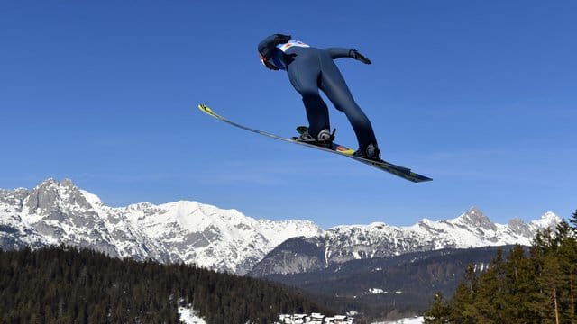 Die deutschen Frauen um Katharina Althaus sind beim Teamspringen die Top-Favoritinnen.