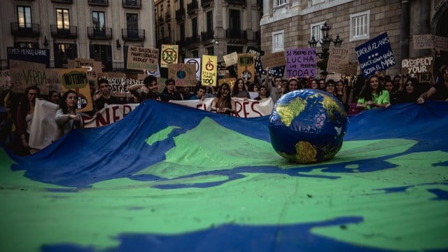 Demonstration für mehr Klimaschutz in Barcelona.
