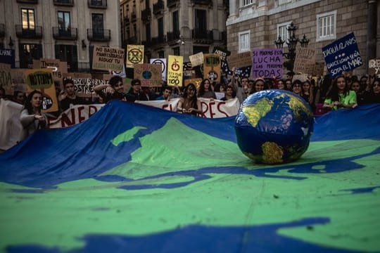 Demonstration für mehr Klimaschutz in Barcelona.