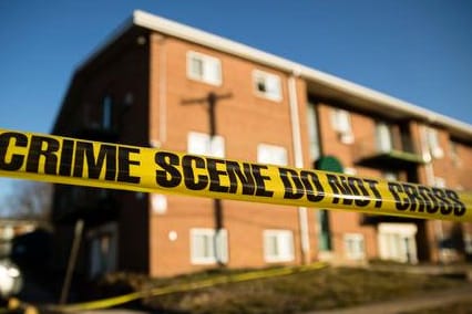 Amerikanisches Absperrband vor dem mutmaßlichen Schauplatz des fünffachen Mordes in Morrisville: Es ist unbekannt, wie die Opfer getötet wurden.