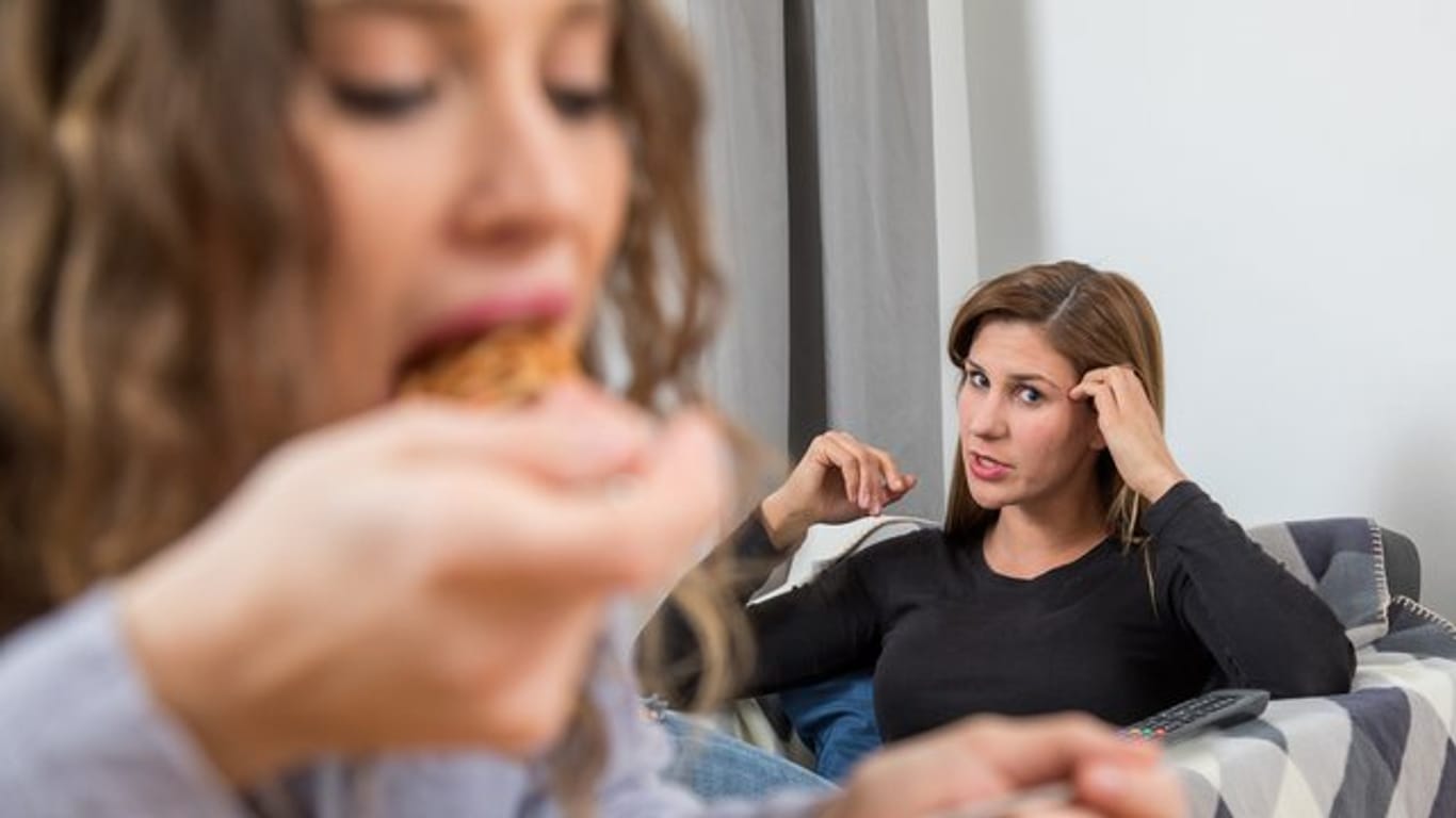 Menschen mit Misophonie können Kaugeräusche ihrer Mitmenschen, die etwa beim Essen zu hören sind, kaum ertragen.