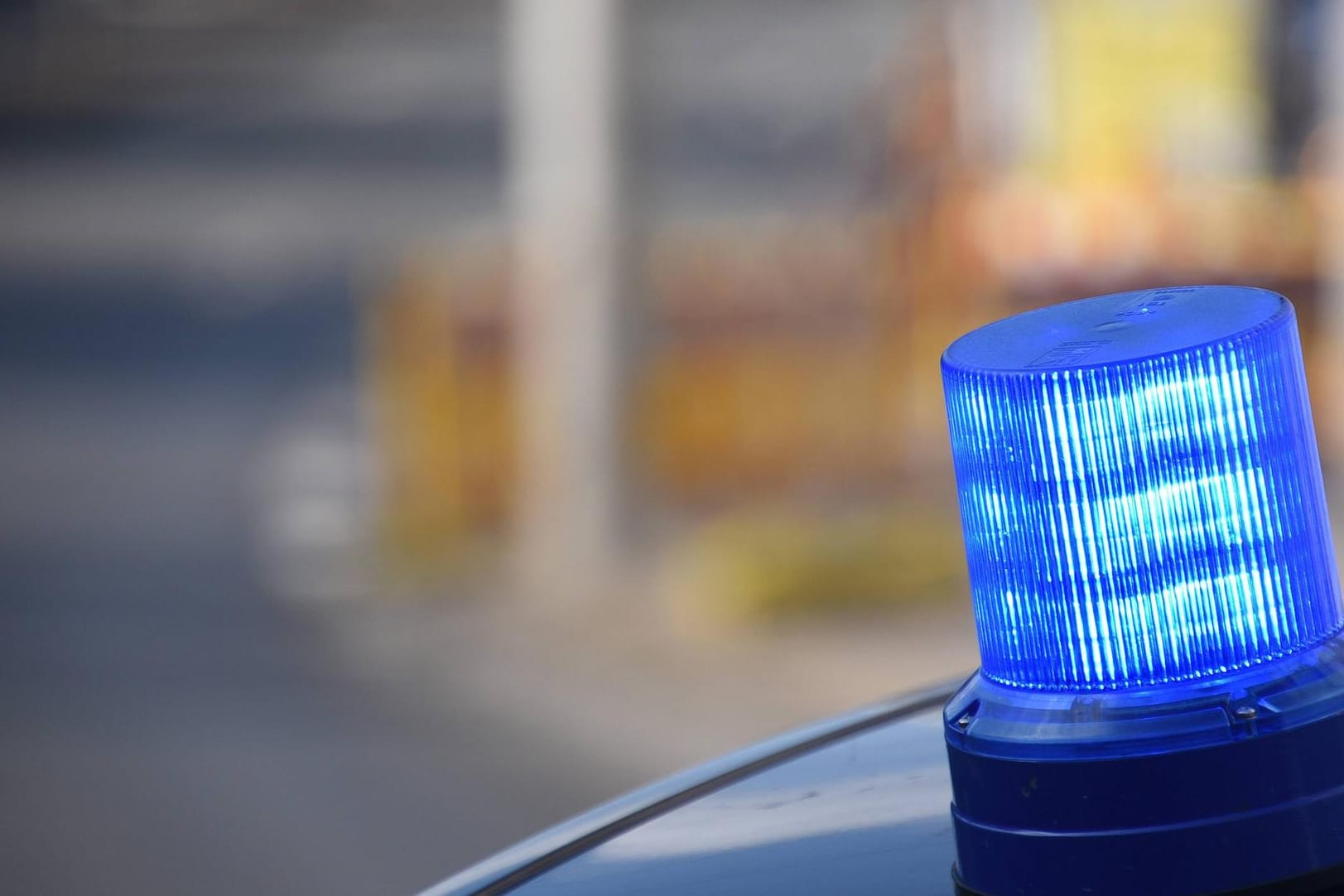 Frankfurt am Main: Ein Mann hat auf offener Straße auf eine 29-Jährige geschossen. (Symbolbild)