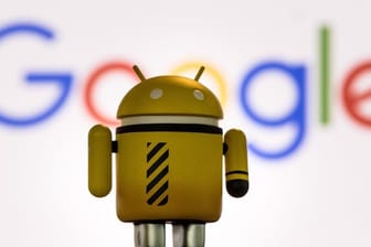 Google will das Android-Betriebssystem für Falt-Smartphones optimieren.