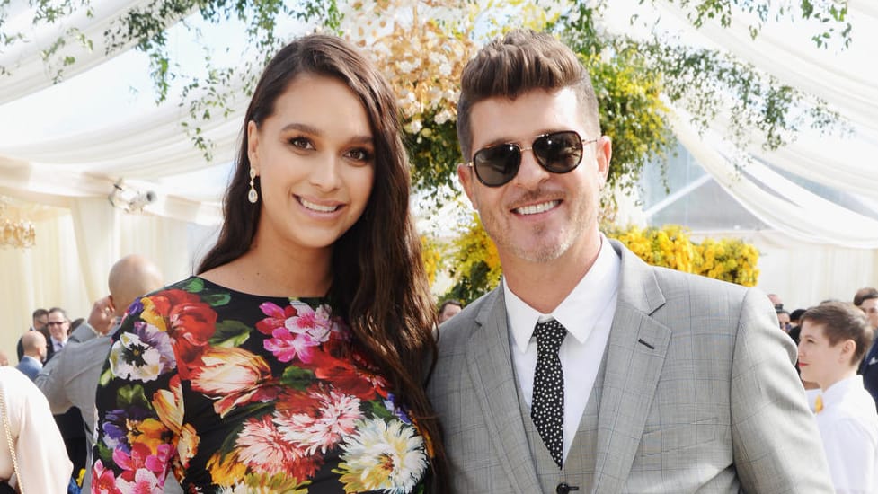 April Love Geary und Robin Thicke: Die beiden freuen sich über die Geburt ihres zweiten gemeinsamen Kindes.