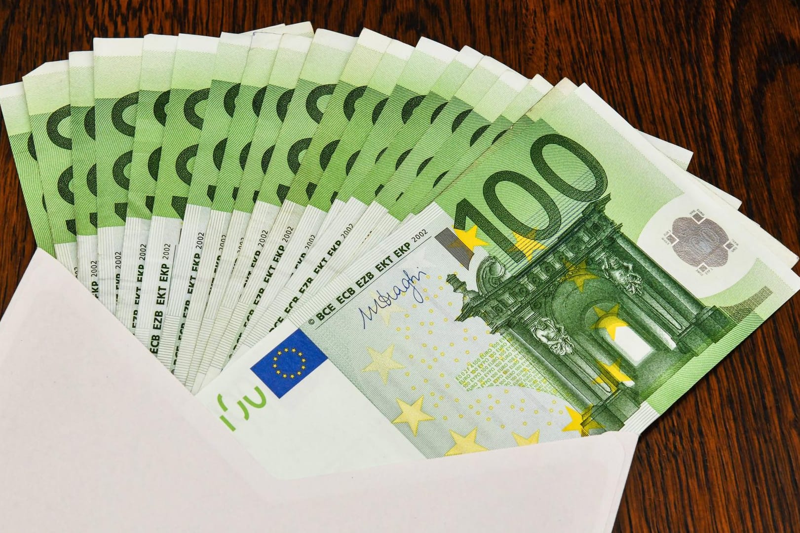 Geld verschwunden: Fast 10.000 Euro fehlen in der Asservatenkammer der Polizei Essen. (Symbolbild)