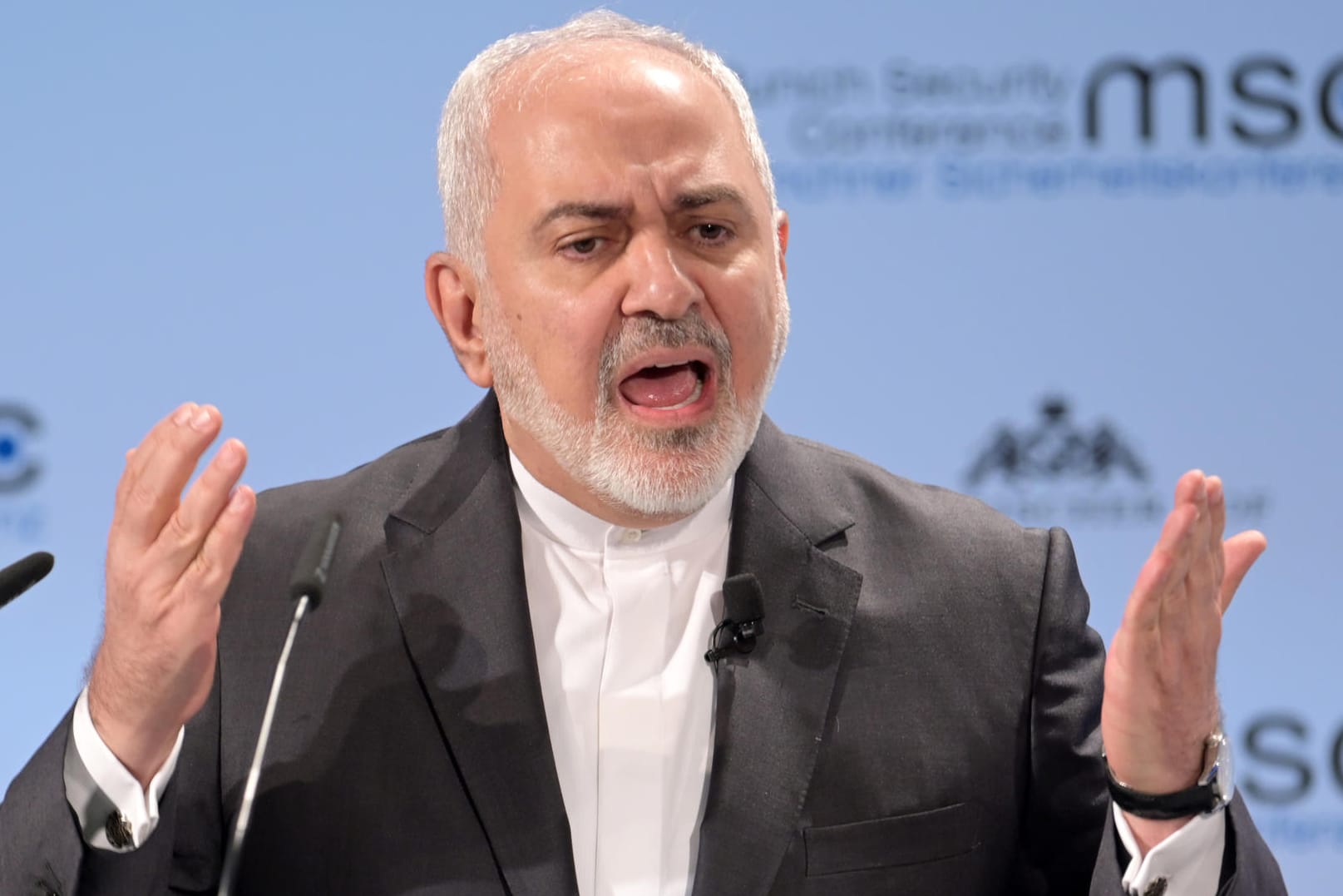 Mohamed Dschawad Sarif: Zwei Tage nach seinem Rücktritt macht der hochrangige Diplomat nun doch als Außenminister des Irans weiter.