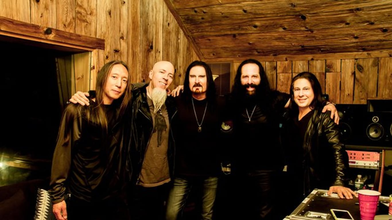 Dream Theater sind ganz entspannt an die Arbeit gegangen.