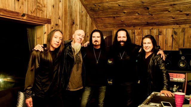 Dream Theater sind ganz entspannt an die Arbeit gegangen.