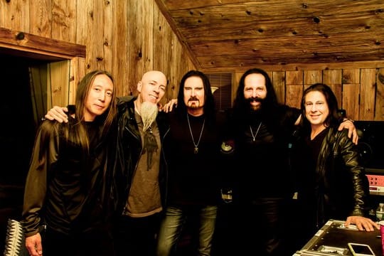 Dream Theater sind ganz entspannt an die Arbeit gegangen.