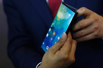 Huawei Mate X: Das Tablet lässt sich knicken und auch als Smartphone nutzen.