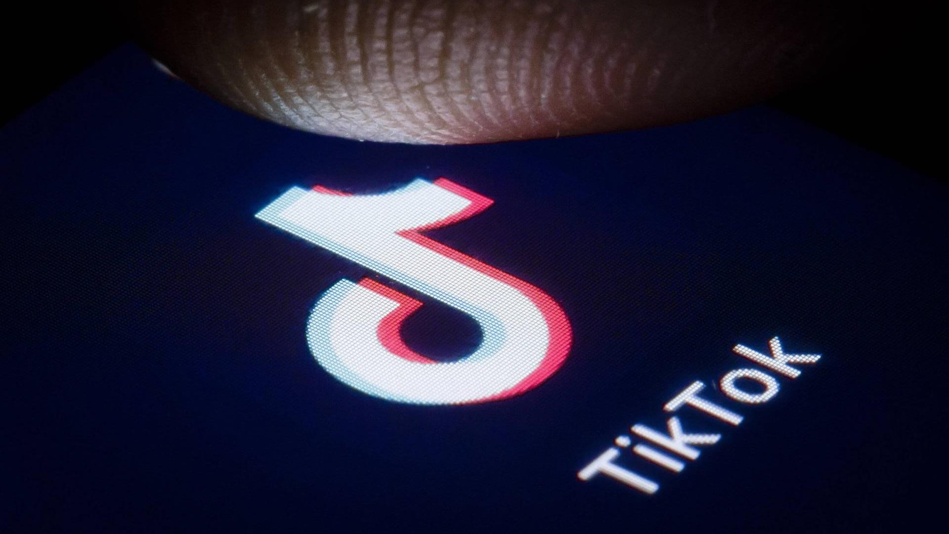 Das Logo des chinesisches Videoportal TikTok: Die US-Verbraucherschutzbehörde hat eine Millionenstrafe verhängt, weil die App von vielen Kindern genutzt wird, aber deren Privatsphäre nicht ausreichend schützt.