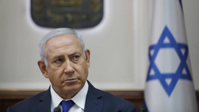 Benjamin Netanjahu im Oktober während einer der wöchentlichen Kabinettssitzungen in Jerusalem. Benjamin Netanjahu im Oktober während einer der wöchentlichen Kabinettssitzungen in Jerusalem.