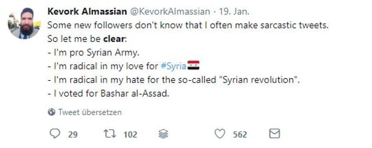 Klare Ansage in einem Tweet: Er sei für die syrische Armee, er sei radikal in seiner Liebe für Syrien und im Hass auf die Revolution und er habe Assad gewählt.