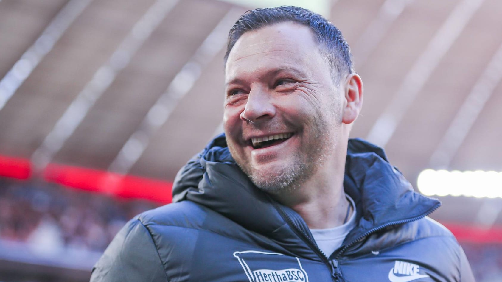 Zeigte sich auf der Pressekonferenz gut gelaunt: Pal Dardai.