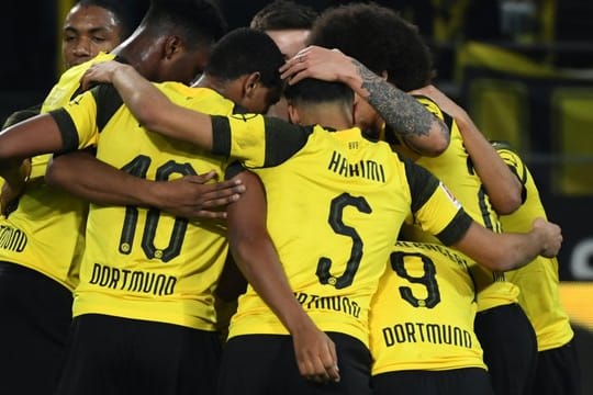 Dortmund will im heutigen Abendspiel im Kampf um die deutsche Meisterschaft vorlegen und gegen Augsburg gewinnen.
