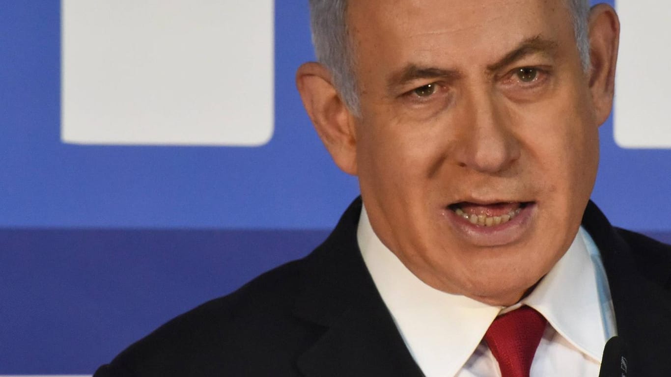 Israels Premierminister Benjamin Netanjahu: Eine Anklageerhebung steht offenbar kurz bevor. Das bringt ihn in Bedrängnis.
