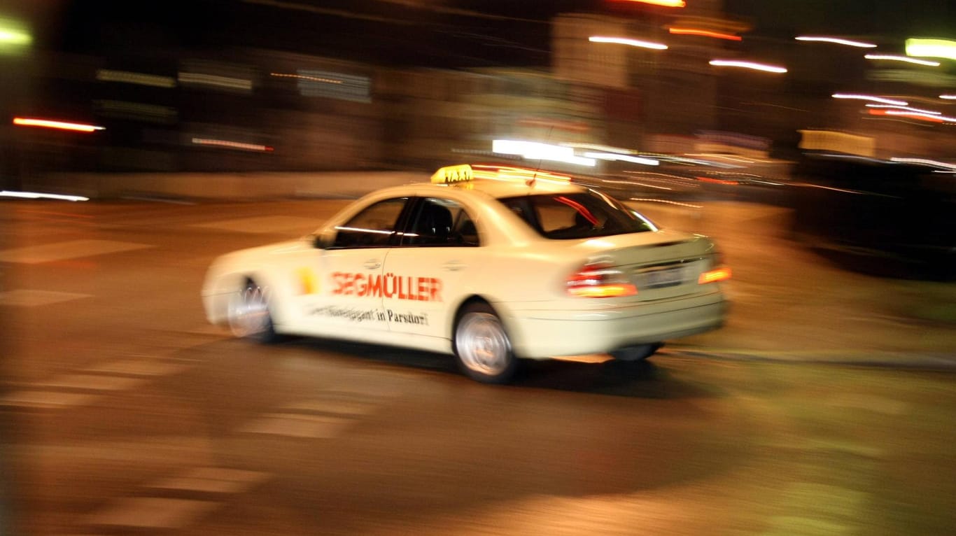 Taxi: Der Angeklagte flüchtete im Mai 2017 mit einem gestohlenen Taxi vor der Polizei.