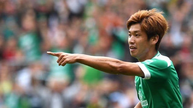 Yuya Osako fällt mit Rückenproblemen noch länger für Werder Bremen aus. Yuya Osako fällt mit Rückenproblemen noch länger für Werder Bremen aus.