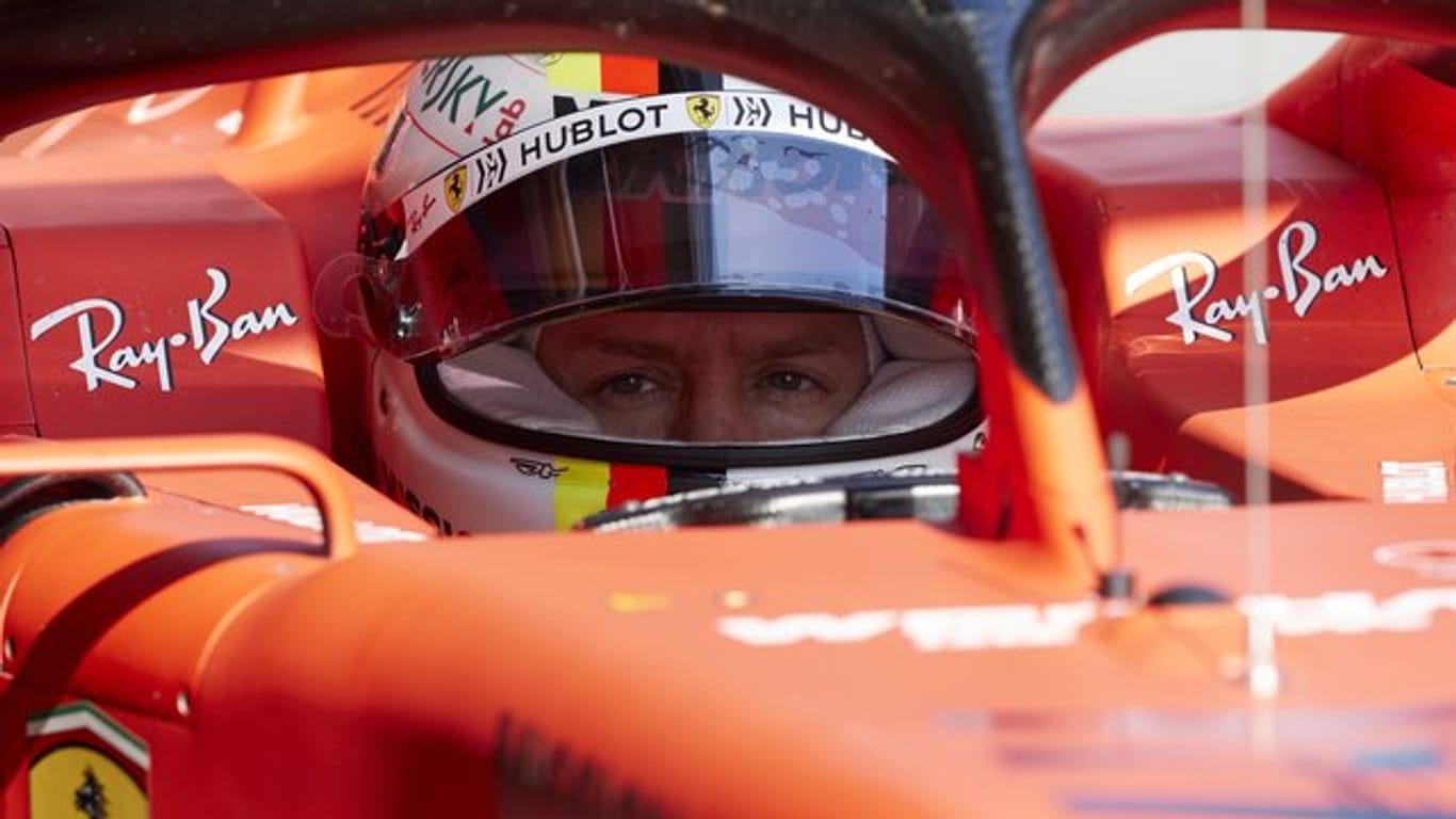 Ferrari-Pilot Sebastian Vettel bei einer Testfahrt auf dem Circuit de Catalunya.