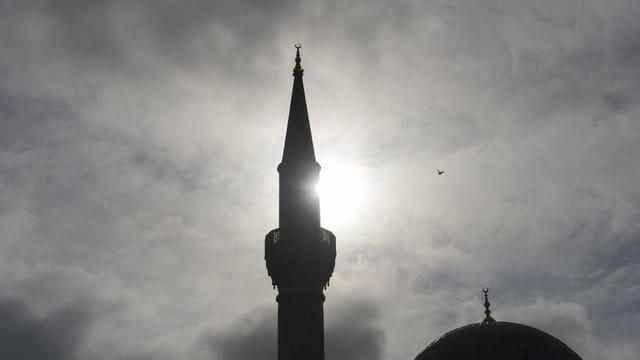 Silhouette einer Moschee in Berlin.