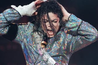Zehn Jahre nach dem Tod von Michael Jackson: Eine neue Dokumentation thematisiert alte Vorwürfe.