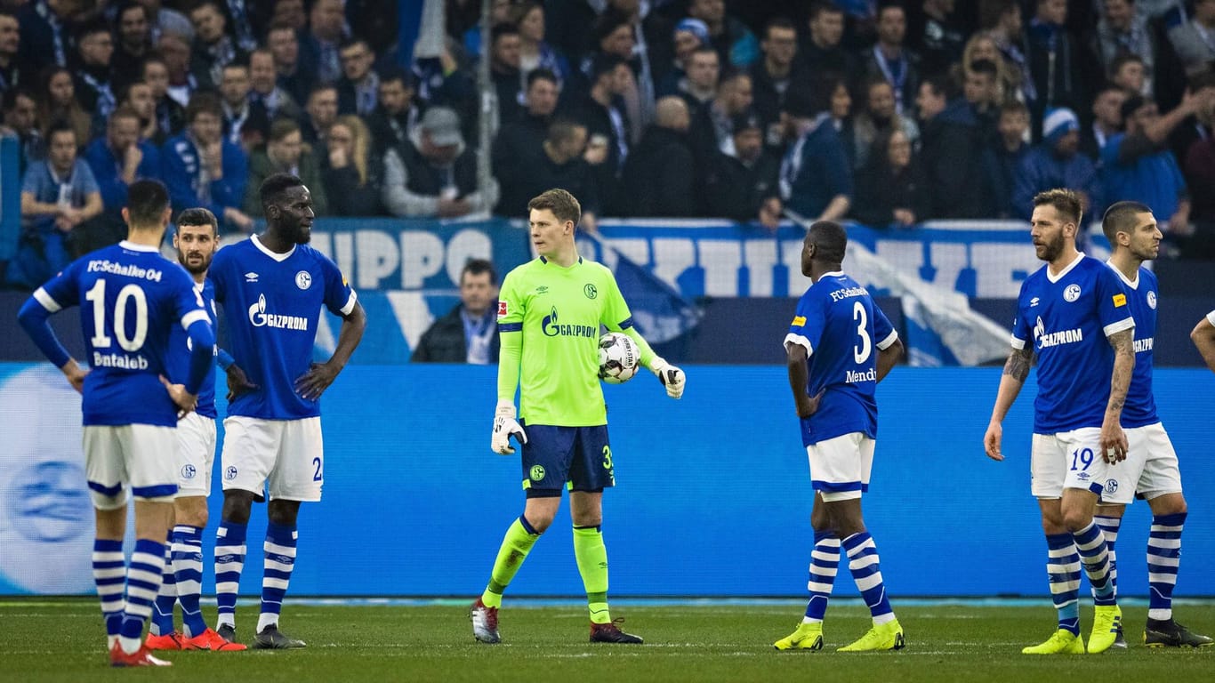 Ratlose Schalker nach der Pleite gegen Düsseldorf.