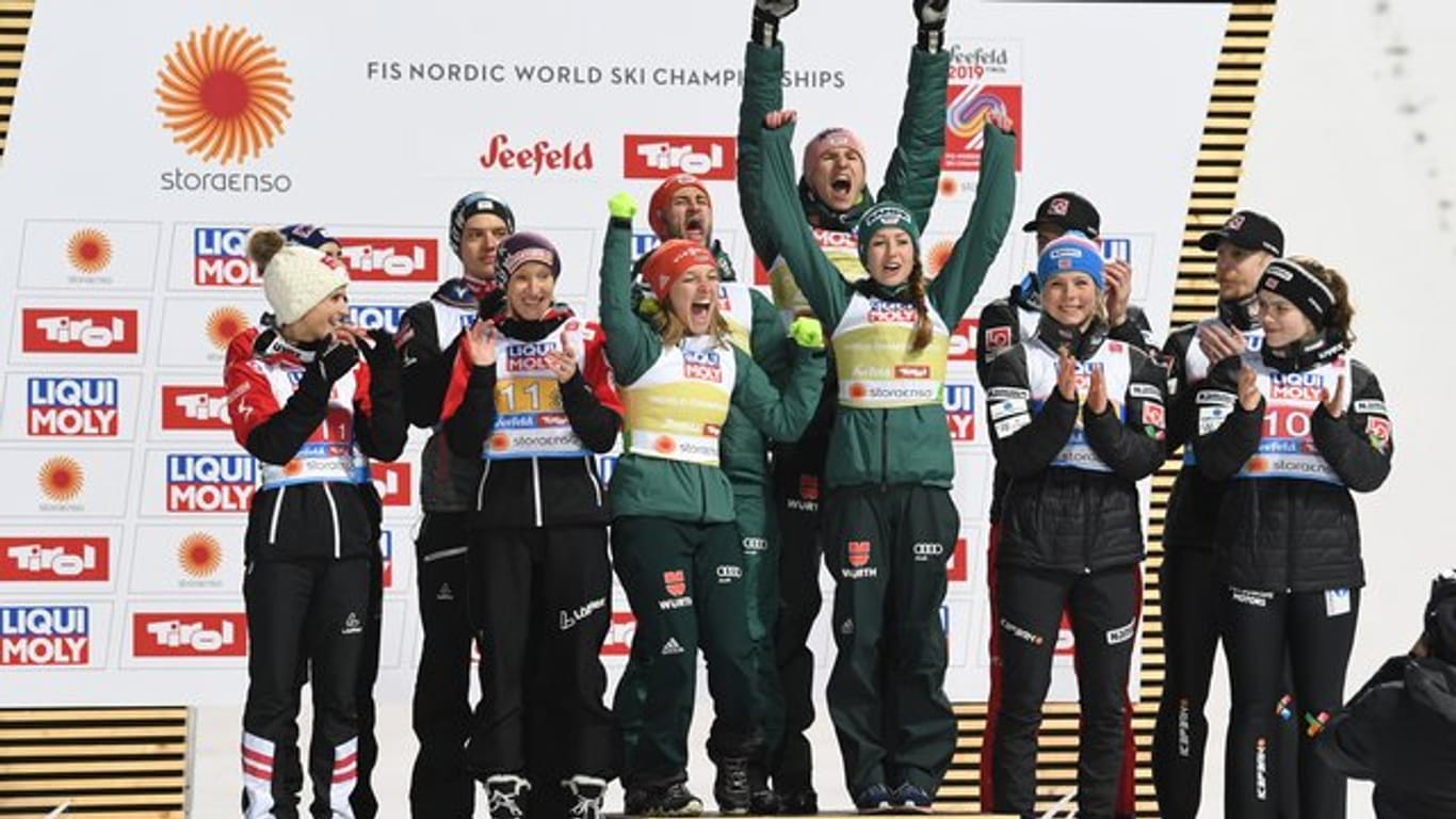 Deutschland hat zum dritten Mal in Serie das Mixed bei der Nordischen Ski-WM gewonnen.