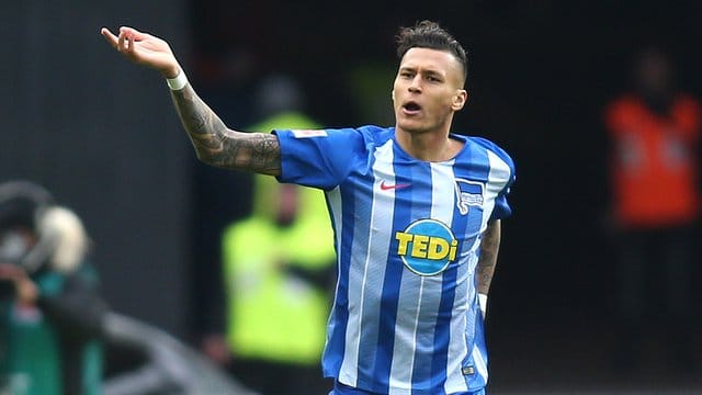 Herthas Davie Selke hat sich in der Partie gegen den FSV Mainz wohl eine schwerere Muskelverletzung zugezogen. Herthas Davie Selke hat sich in der Partie gegen den FSV Mainz wohl eine schwerere Muskelverletzung zugezogen.