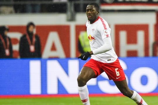 Leipzigs Ibrahima Konate am Ball.