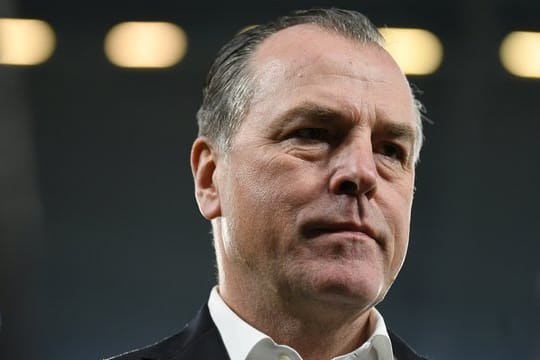 Clemens Tönnies, Aufsichtsratsvorsitzender von Schalke, schliesst eine schnelle Trainerentlassung aus.