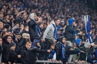 Auf Schalke kocht nach dem Spiel gegen Düsseldorf die Fan-Seele hoch.