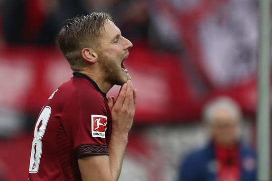 Im heimischen Max-Morlock-Stadion hat Hanno Behrens einen Elfmeter für den FC Nürnberg verschossen.
