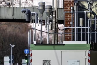 Abgas-Messstation: Bundesumweltministerin Svenja Schulze will Messtationen vom TÜV Rheinland überprüfen lassen.