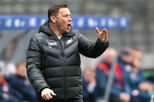 Berlins Trainer Pal Dardai gab seiner Mannschaft eine klare Halbzeitansprache.