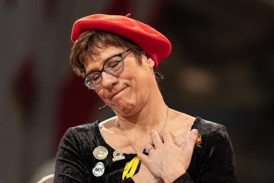 CDU-Chefin Annegret Kramp-Karrenbauer während ihres Fastnacht-Auftritts in Stockach am Bodensee.