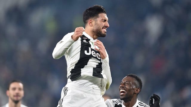 Juventus Emre Can (oben) feiert seinen Treffer zum 2:0 beim SSC Neapel.