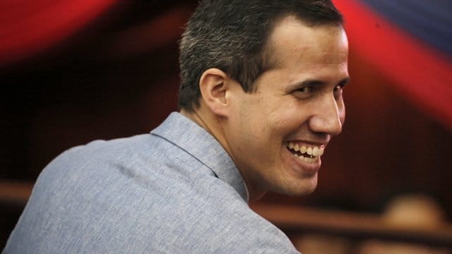 Guaidó droht die Festnahme, da er trotz einer Ausreisesperre das Land verlassen hatte. Guaidó droht die Festnahme, da er trotz einer Ausreisesperre das Land verlassen hatte.